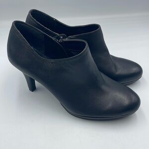 Alex Marie Stellah Black ankle Booties Size 8 heels shoes leather chic clubbing